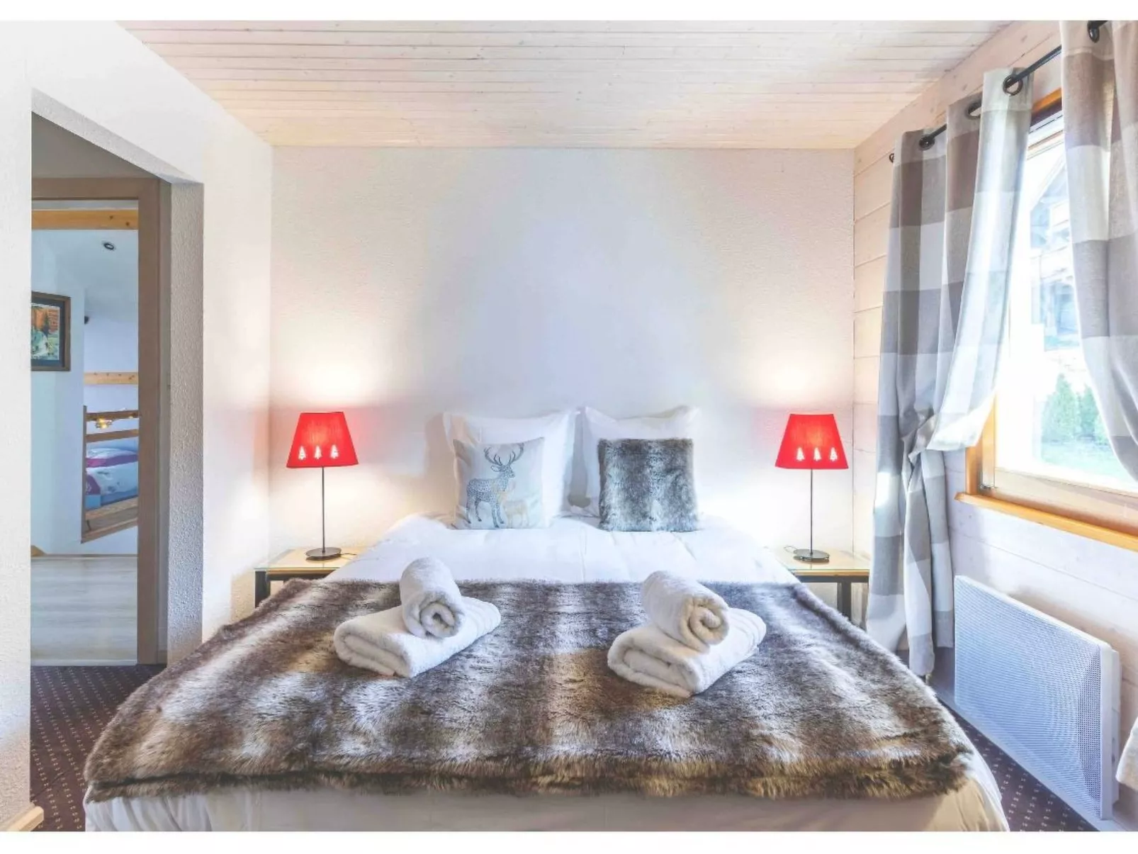 Chalet "Le Flocon Bleu" mit Blick auf das Wasser - Image-tags.info