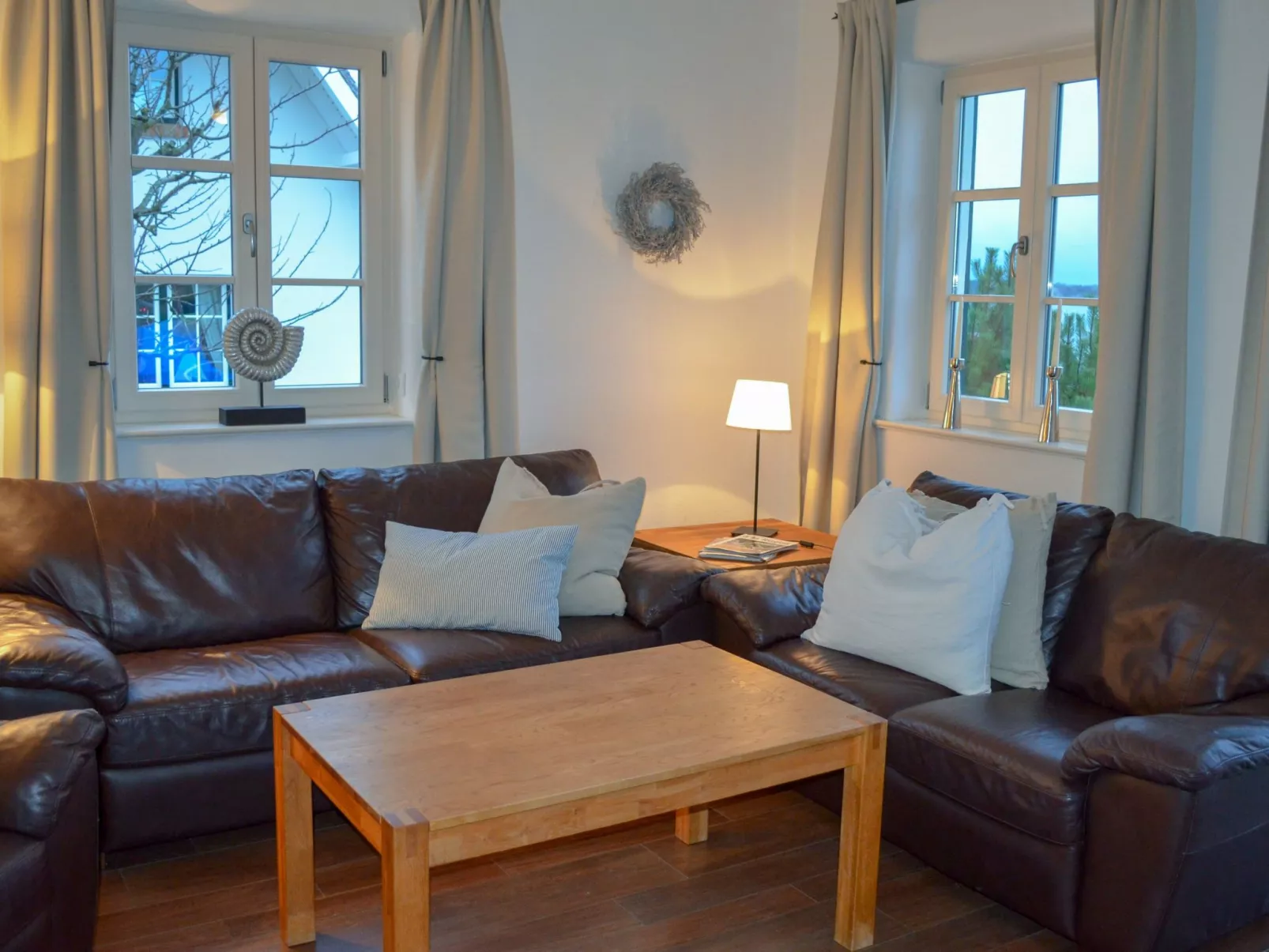 TRADITIONELLES REETDACHHAUS MIT SAUNA, KAMINOFEN UND PRIVATEM WASSERZUGANG - Image-tags.info