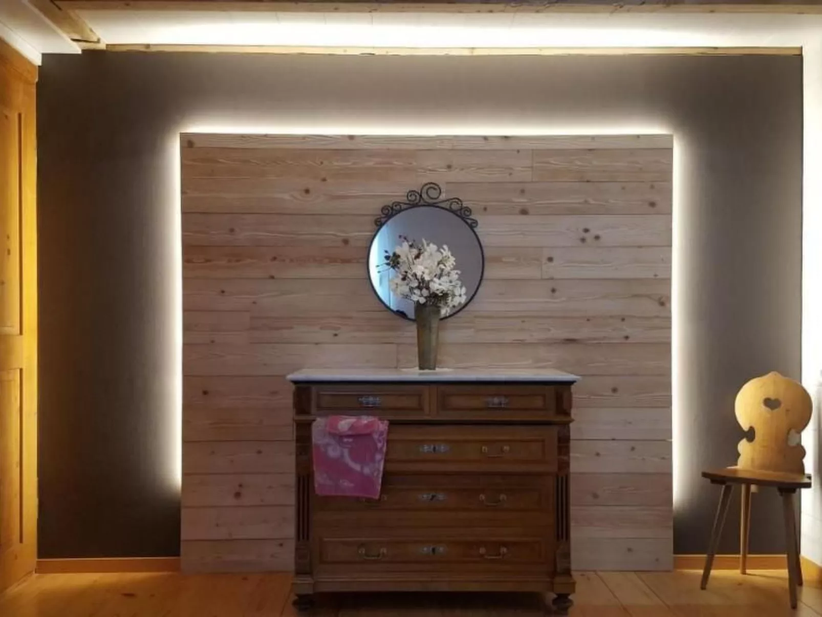 Verschlafen... in sanfte Hügel eingebettet. - Image-tags.info