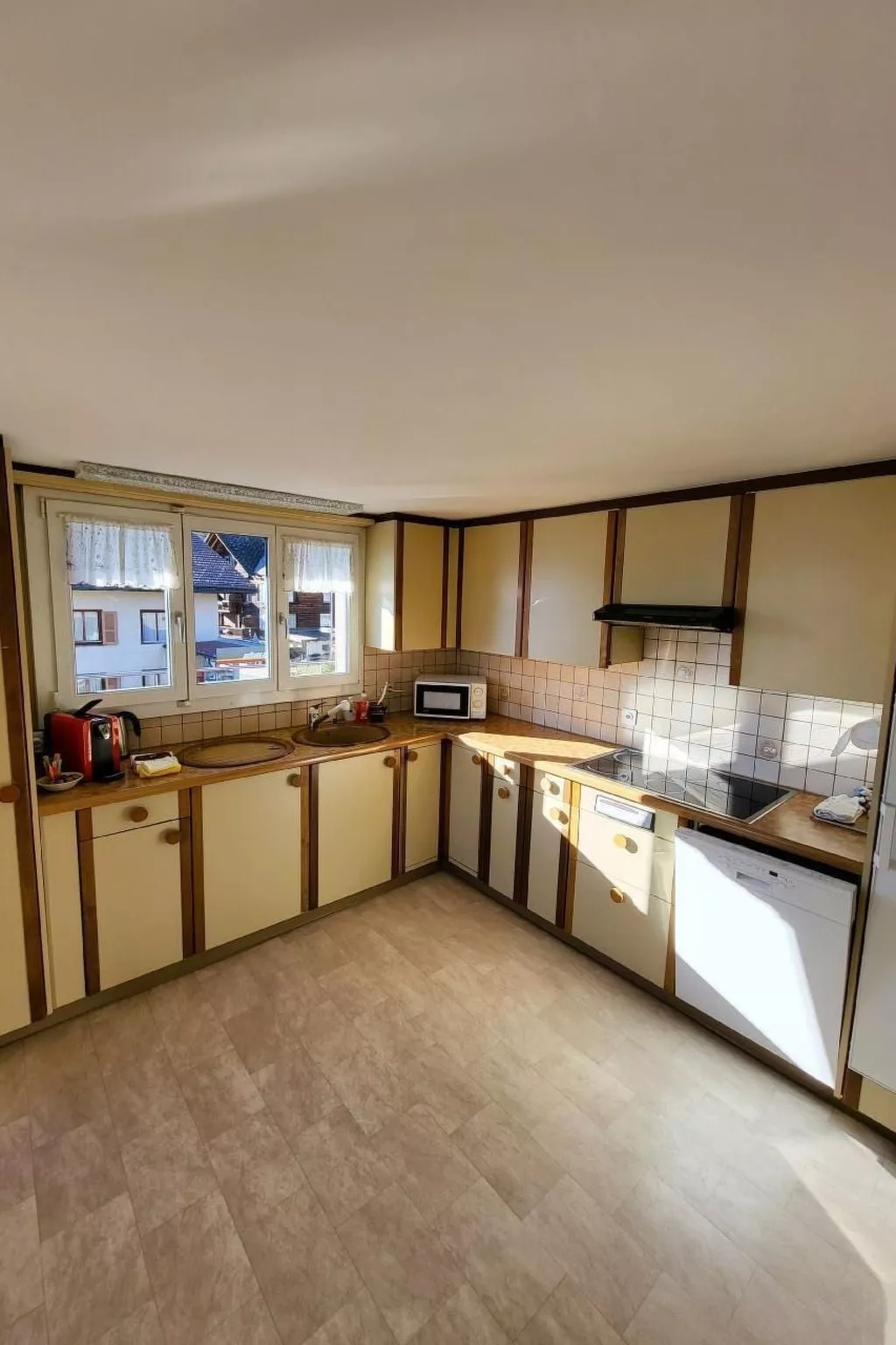 Chalet Lilo Big view - Image-tags.info