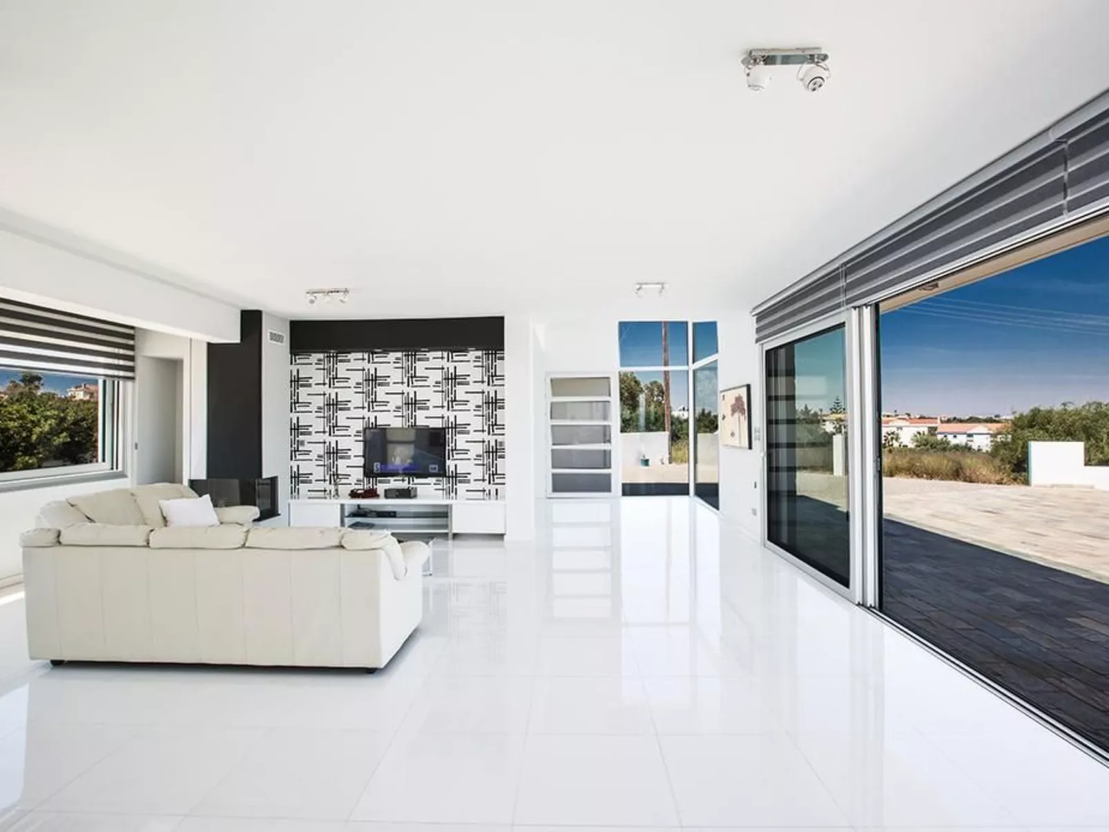 Moderne 3-Schlafzimmer-Villa mit atemberaubendem Meerblick - Image-tags.info