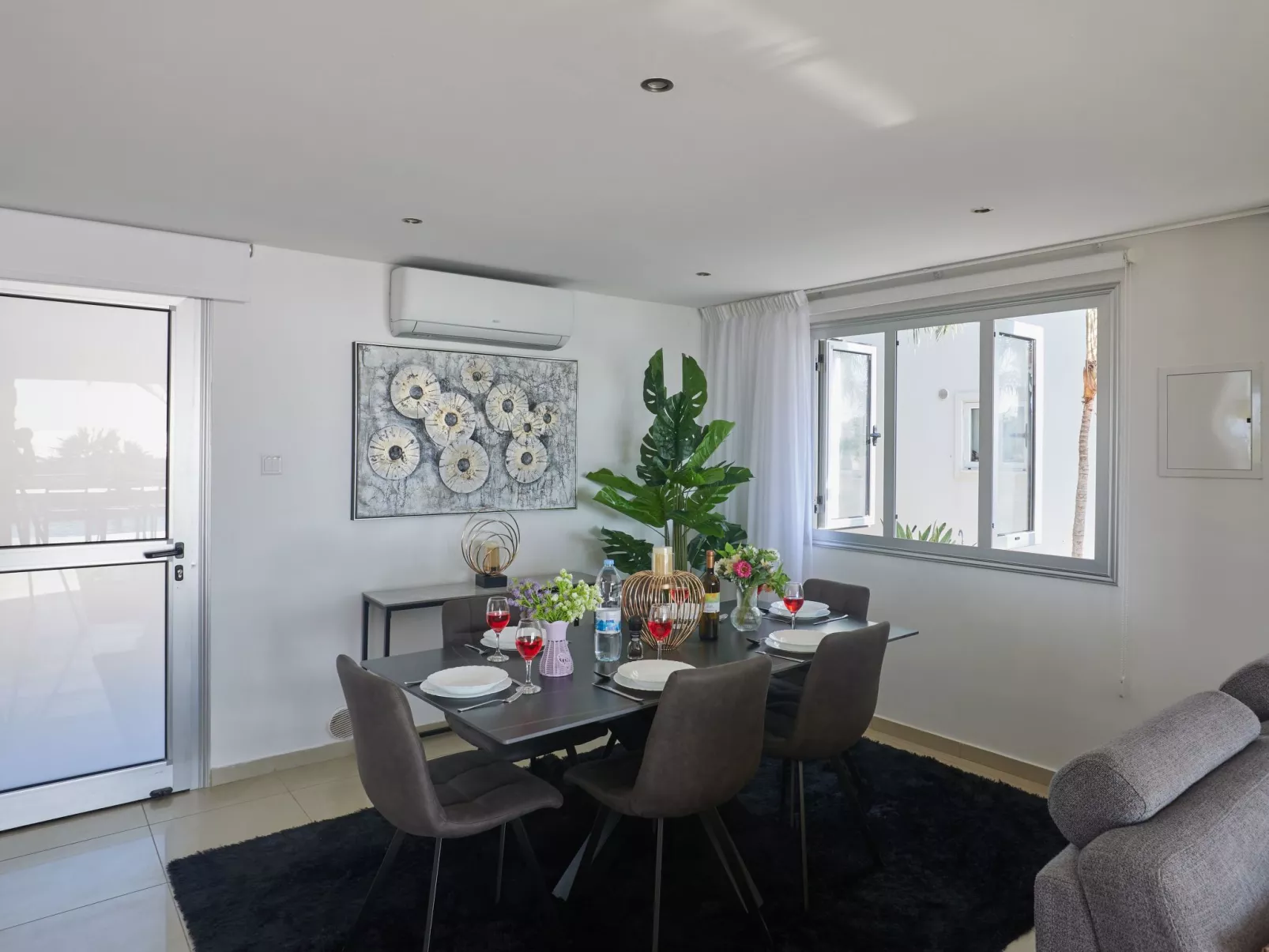 Moderne, geräumige Ferienvilla - Image-tags.info