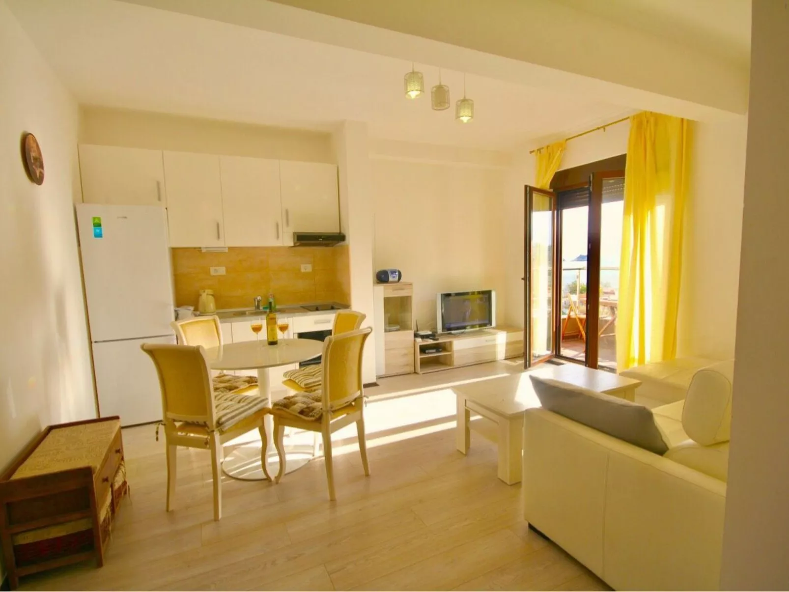 Für 4 Personen ca. 45 m&sup2; in Budva, Adriaküste Montenegro (Küste um Budva)-Image-tags.info