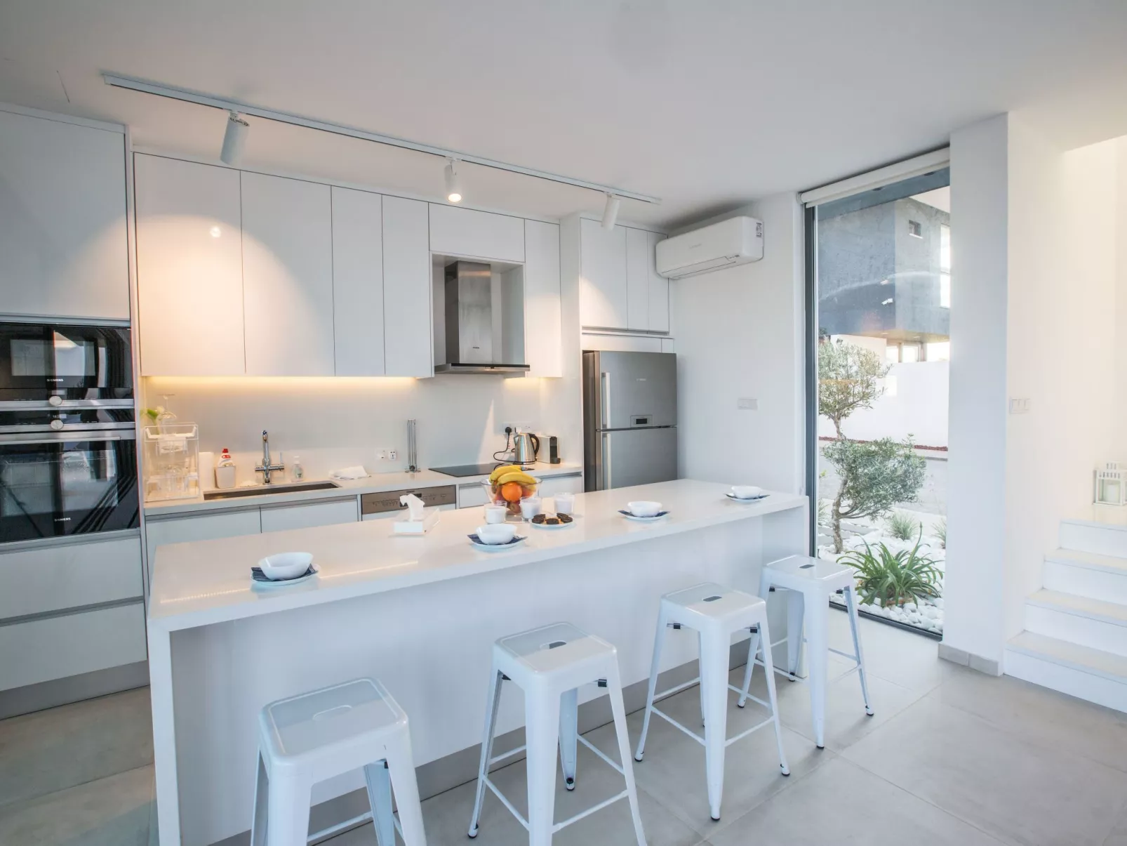 Neue, moderne 3-Schlafzimmer-Villa mit privatem Pool - Image-tags.info