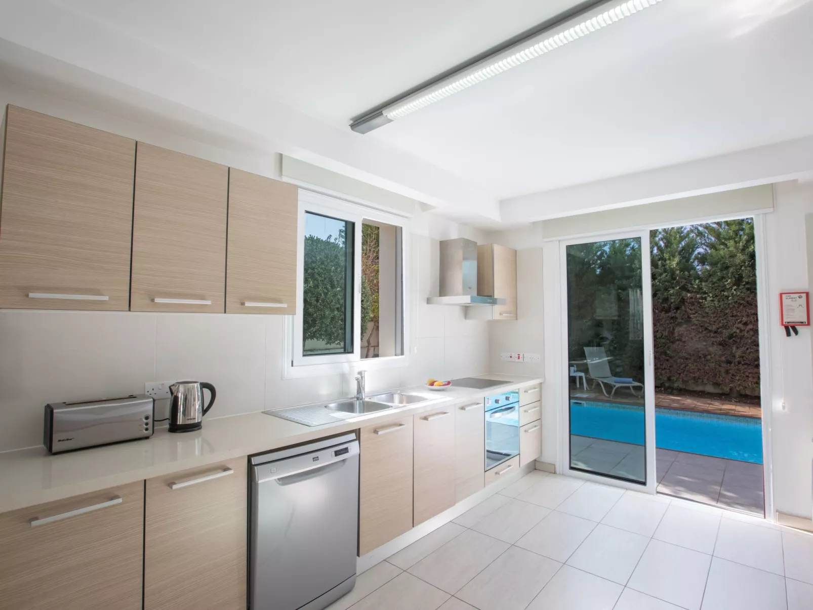 3-Bett-Villa mit privatem Pool in einer bewachten Anlage - Image-tags.info