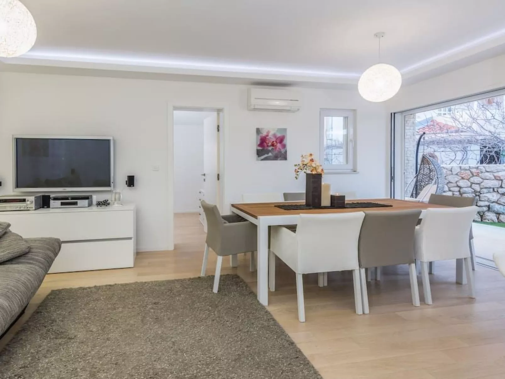 Luxuriöse Villa White Rose mit Pool in der Nähe von Zrče Beach - Image-tags.info