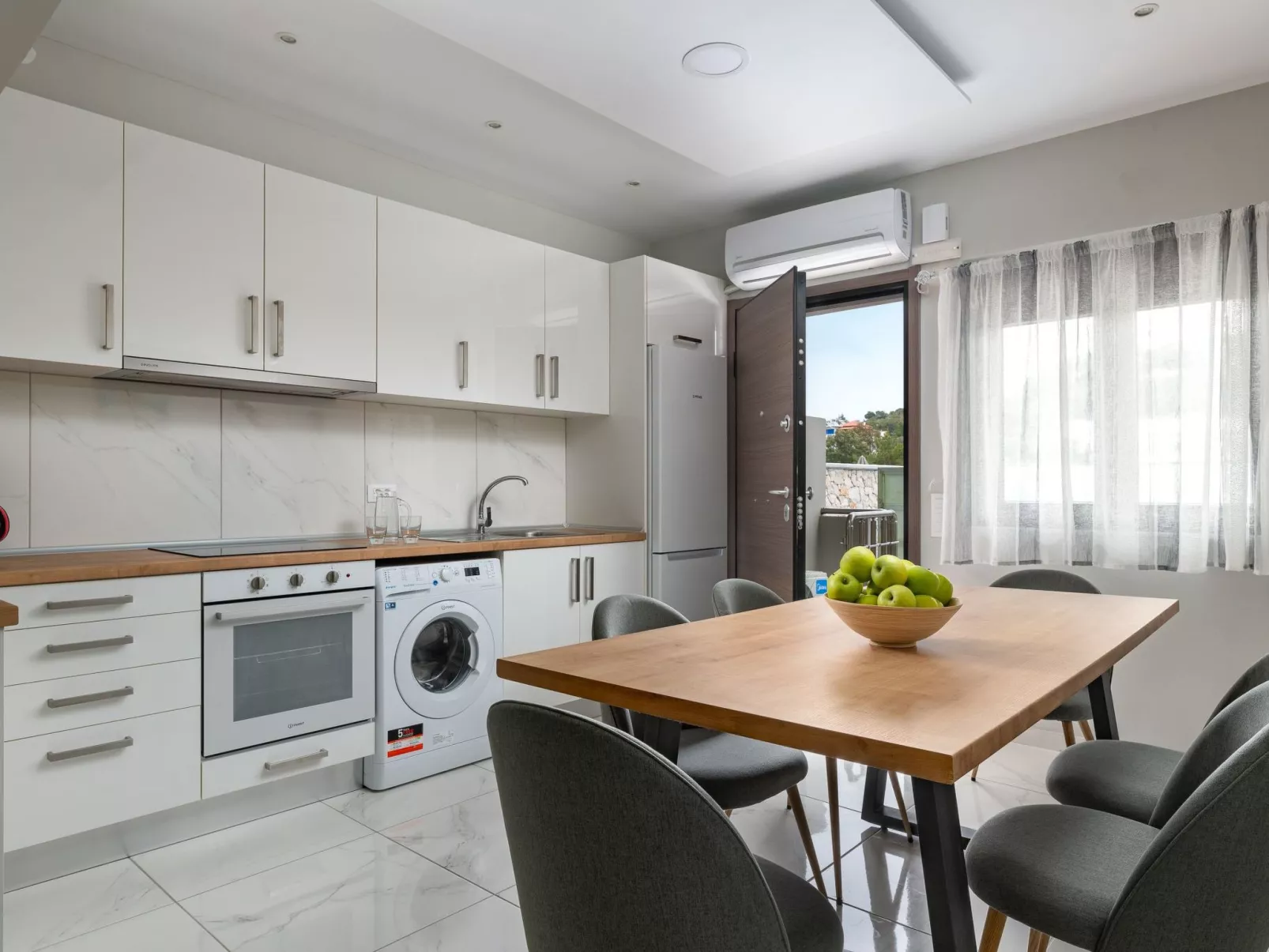 Artemis PoolFront - Image-tags.info