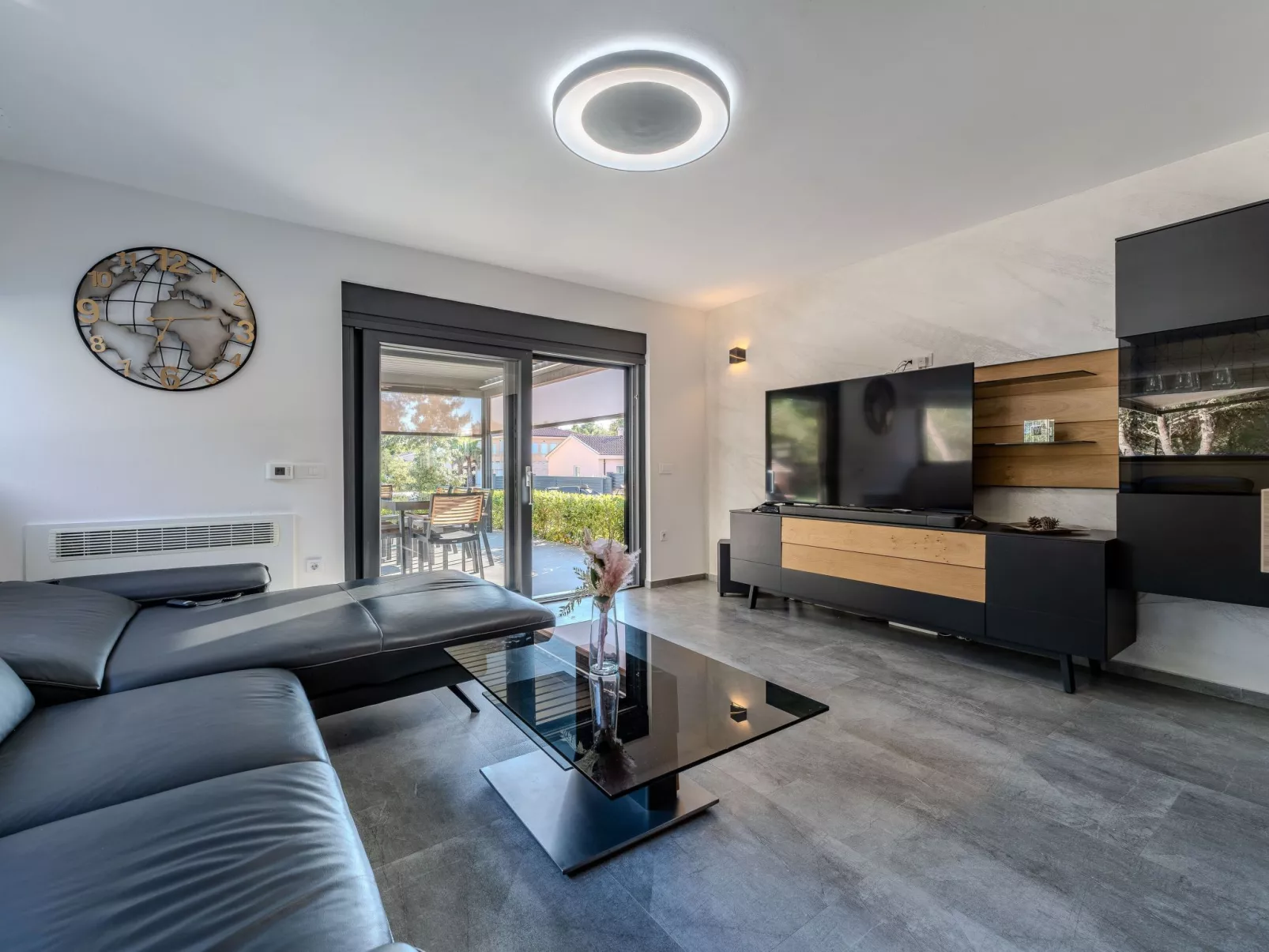 Royal 1 - Image-tags.info