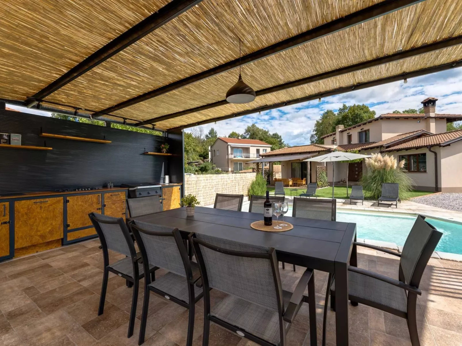 Ferienvilla mit Pool, ruhige Aria - Image-tags.info