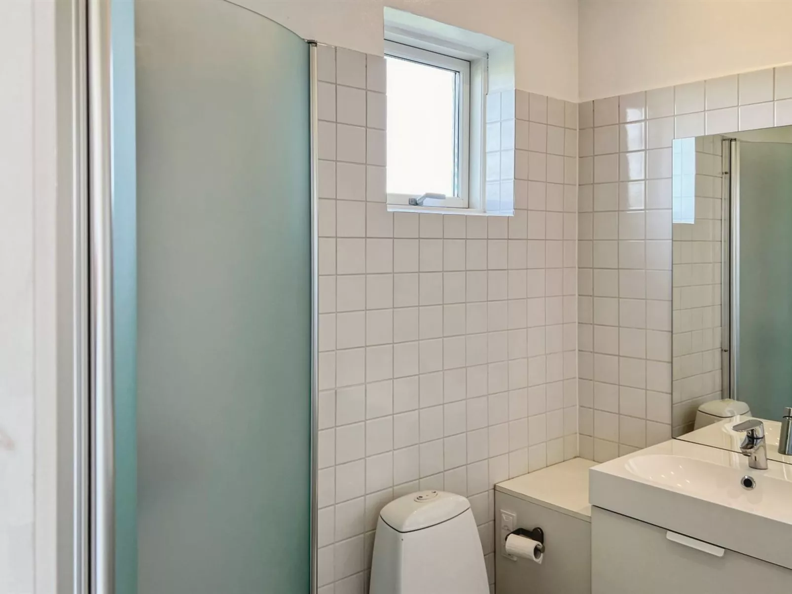 "Kirsti" - 300m from the sea - Binnen