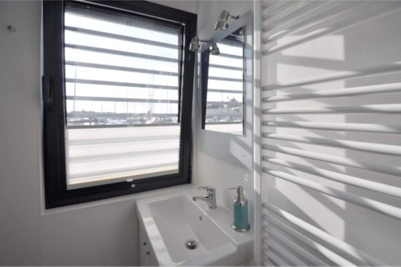 Floating House Charlotte - Badkamer