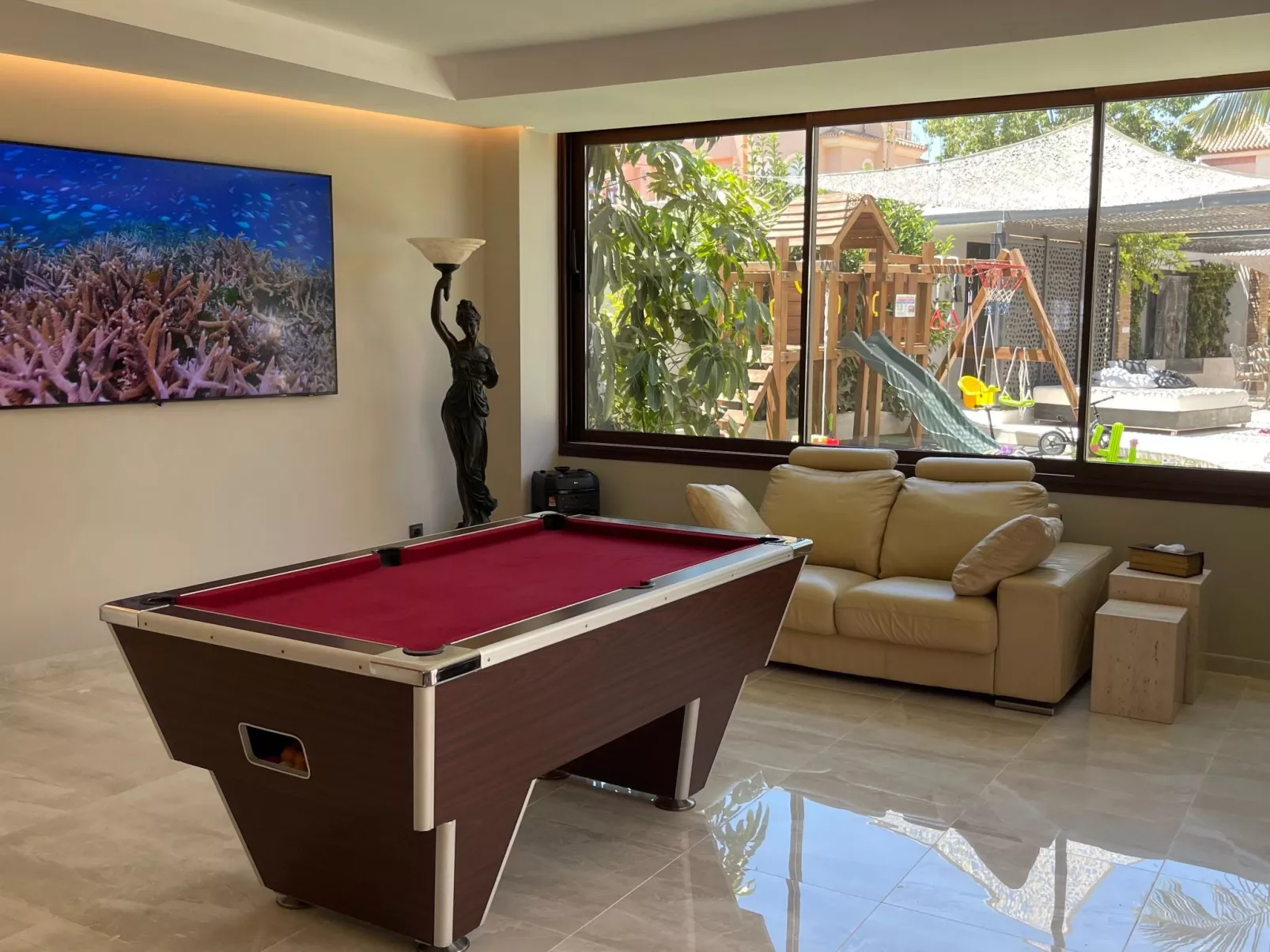 In der Nähe des Strandes, beheiztes Schwimmbad, Spielraum, Spielzimmer, etc - Binnen