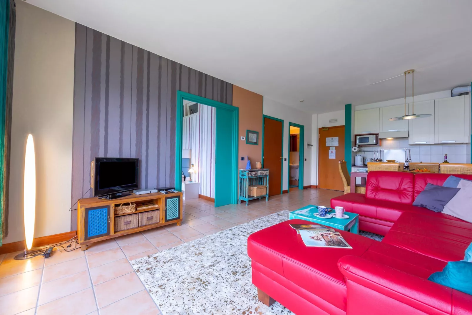 RESIDENCE PORTO LETIZIA - PALACE-1ROOM APT 4 PAX LAKE VIEW DELUXE 8206 - P1LD4 - Woonkamer