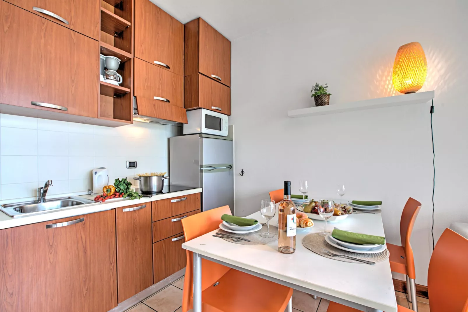 RESIDENCE PORTO LETIZIA - PALACE-2ROOM APT 6 PAX LAKE VIEW 8209 - P2LP6 - Keuken