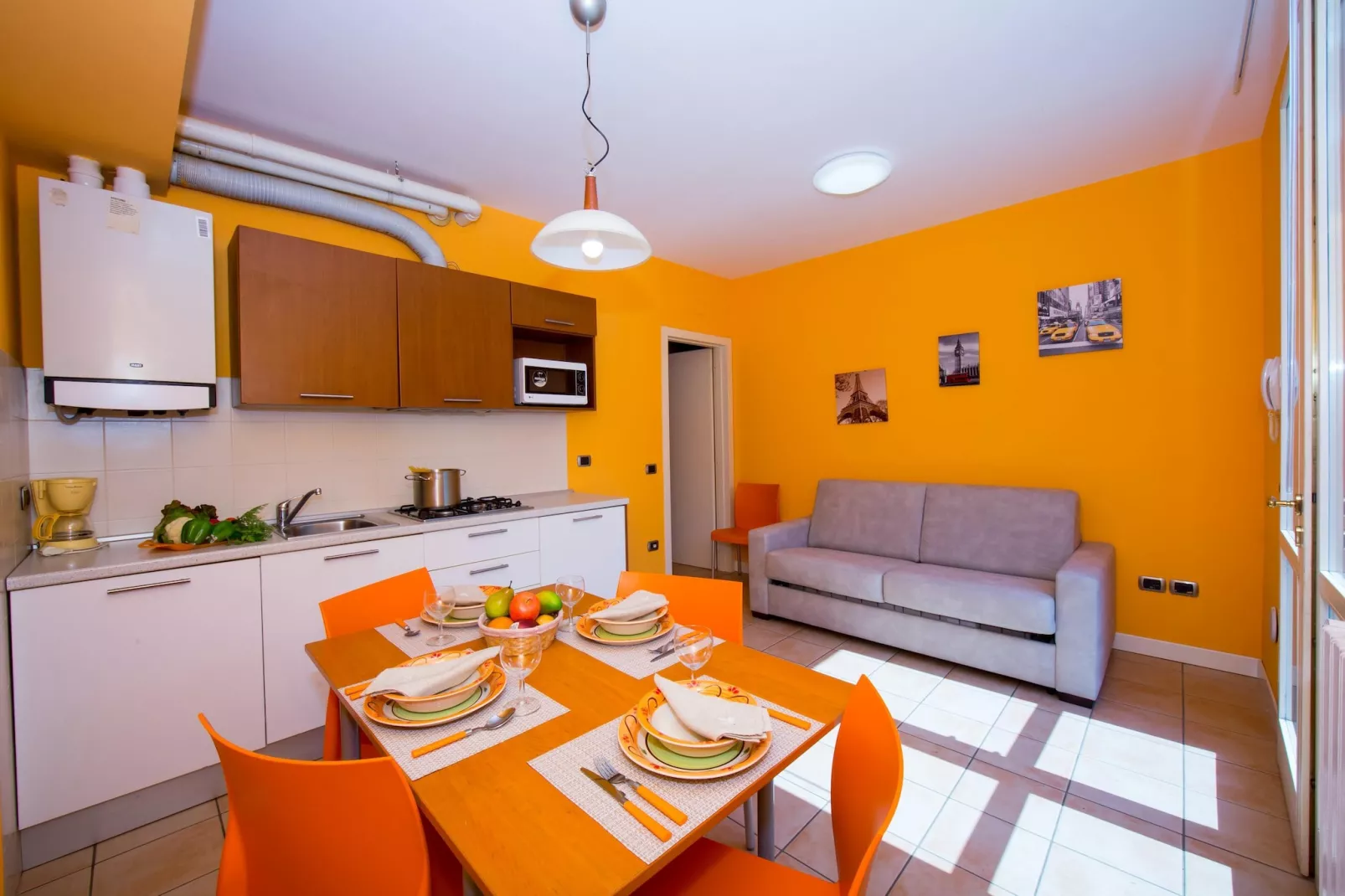 RESIDENCE PORTO LETIZIA - VILLAS-BILOCALE 4 PAX VISTA LAGO PLUS 8215 - V1LP4 - Eetkamer