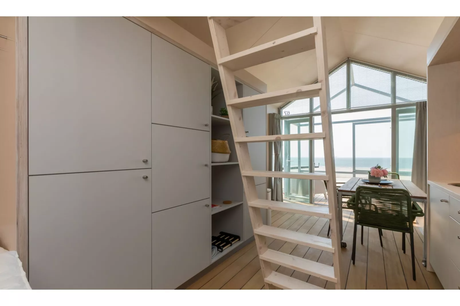 Slaapstrandhuisje - Strand dishoek 67  Dishoek-Woonkamer