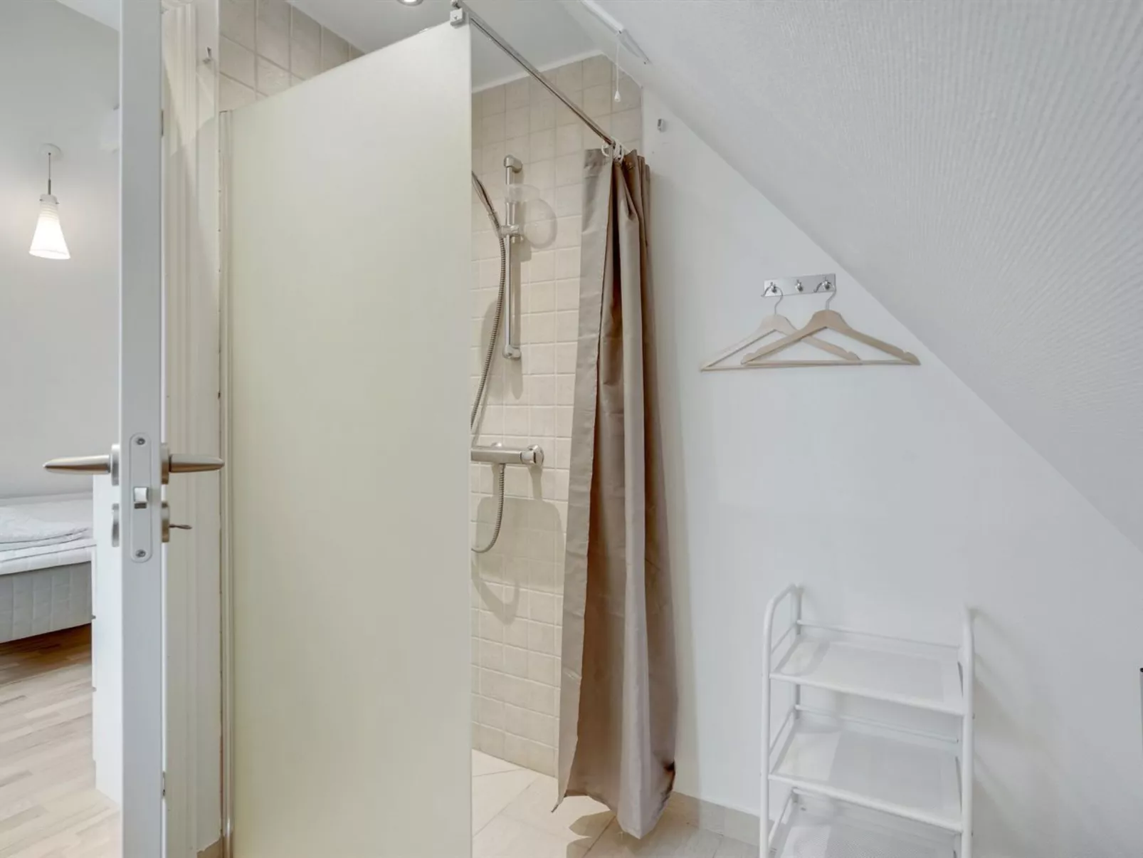 "Springimile" - 300m from the sea-Binnen