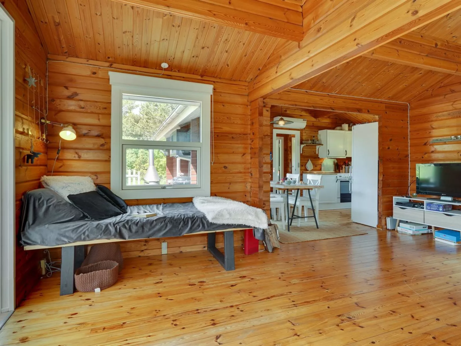 "Nahima" - 350m from the sea - Binnen