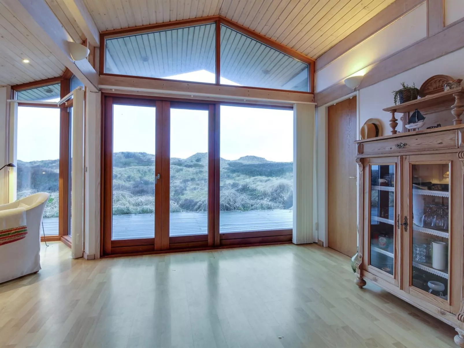 "Essie" - 250m from the sea - Binnen