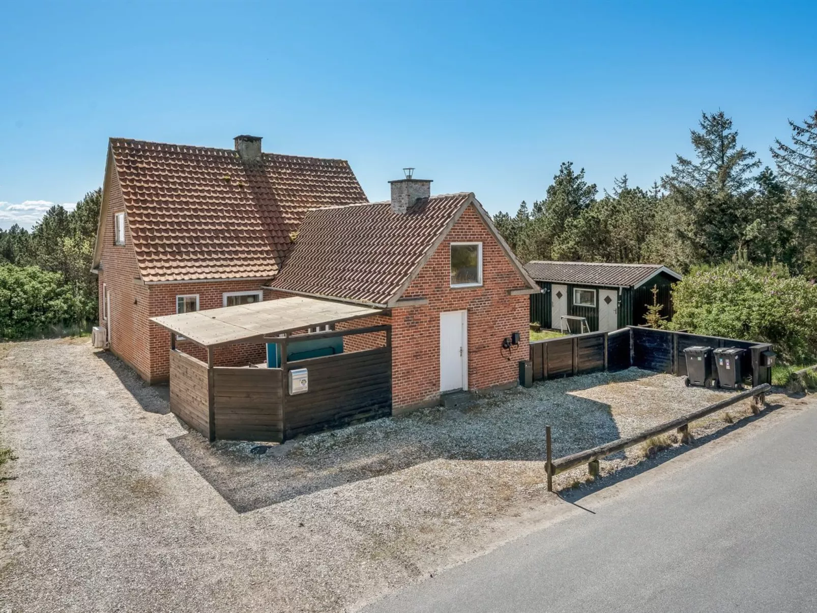 "Vappu" - 400m to the fjord-Buiten