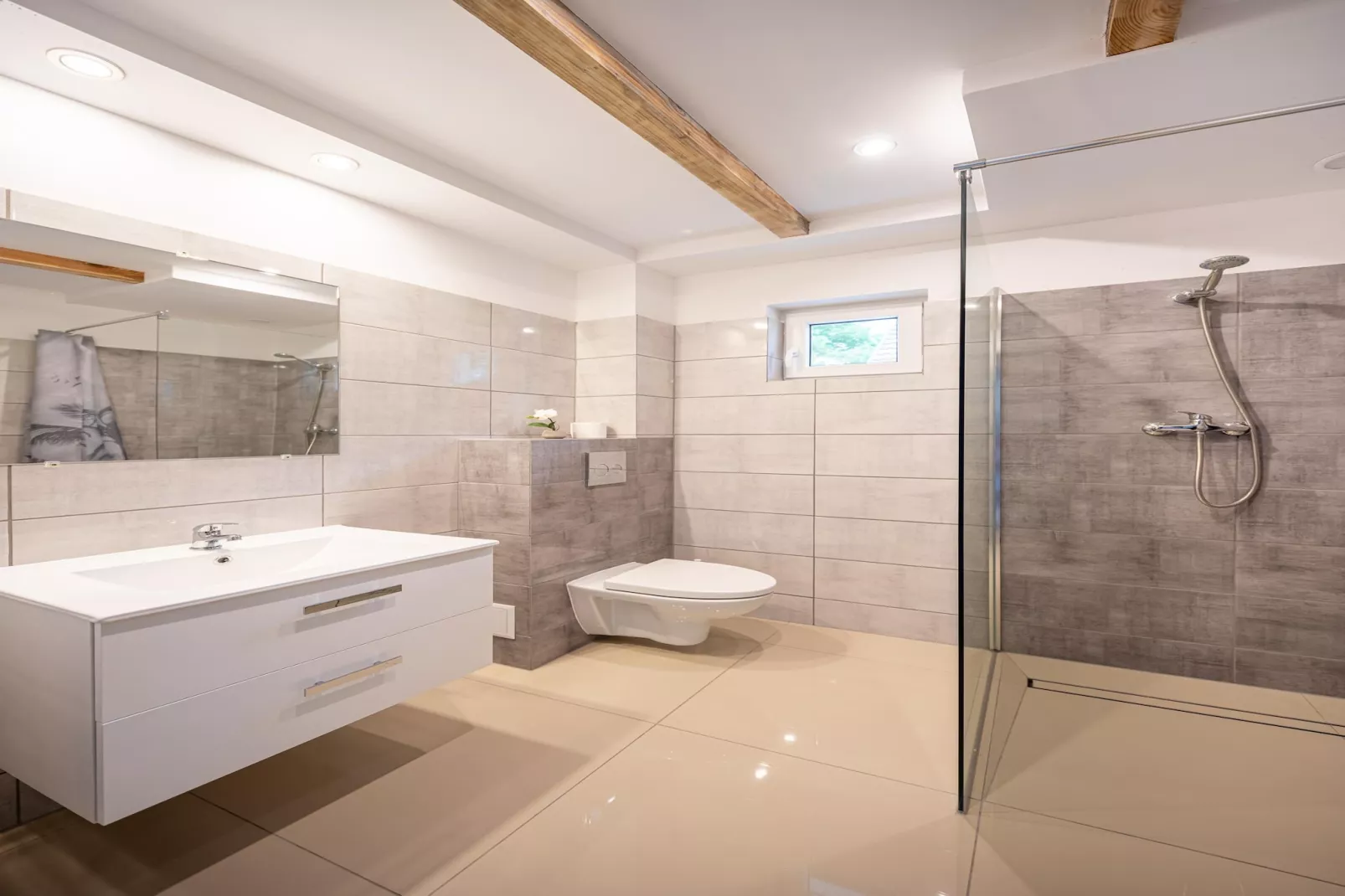 Komfortowe domki wakacyjne dla 5 osób w Lędzinie-Badkamer