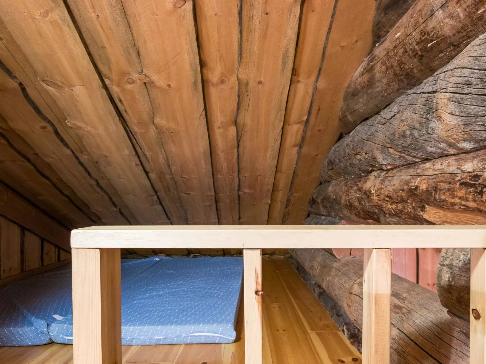 Lomaylläs d58 /palovaarankaarre 11b - Binnen