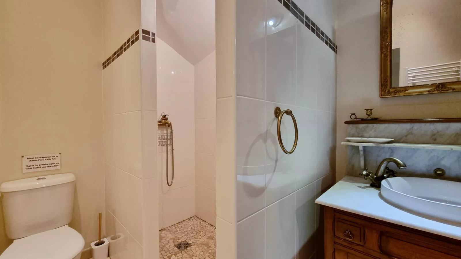 La maison des Vendangeurs 6-Badkamer