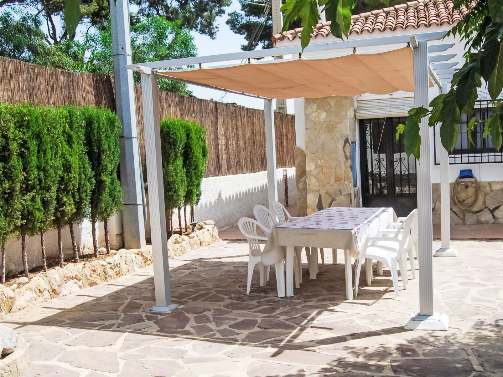 Ferienvilla, Seeblick, privater Pool und Parkplatz - Buiten