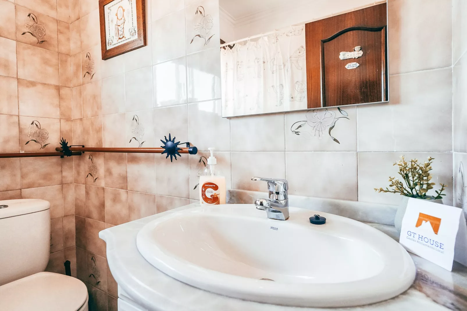 Amadora Terrace View By Gt House-Badkamer