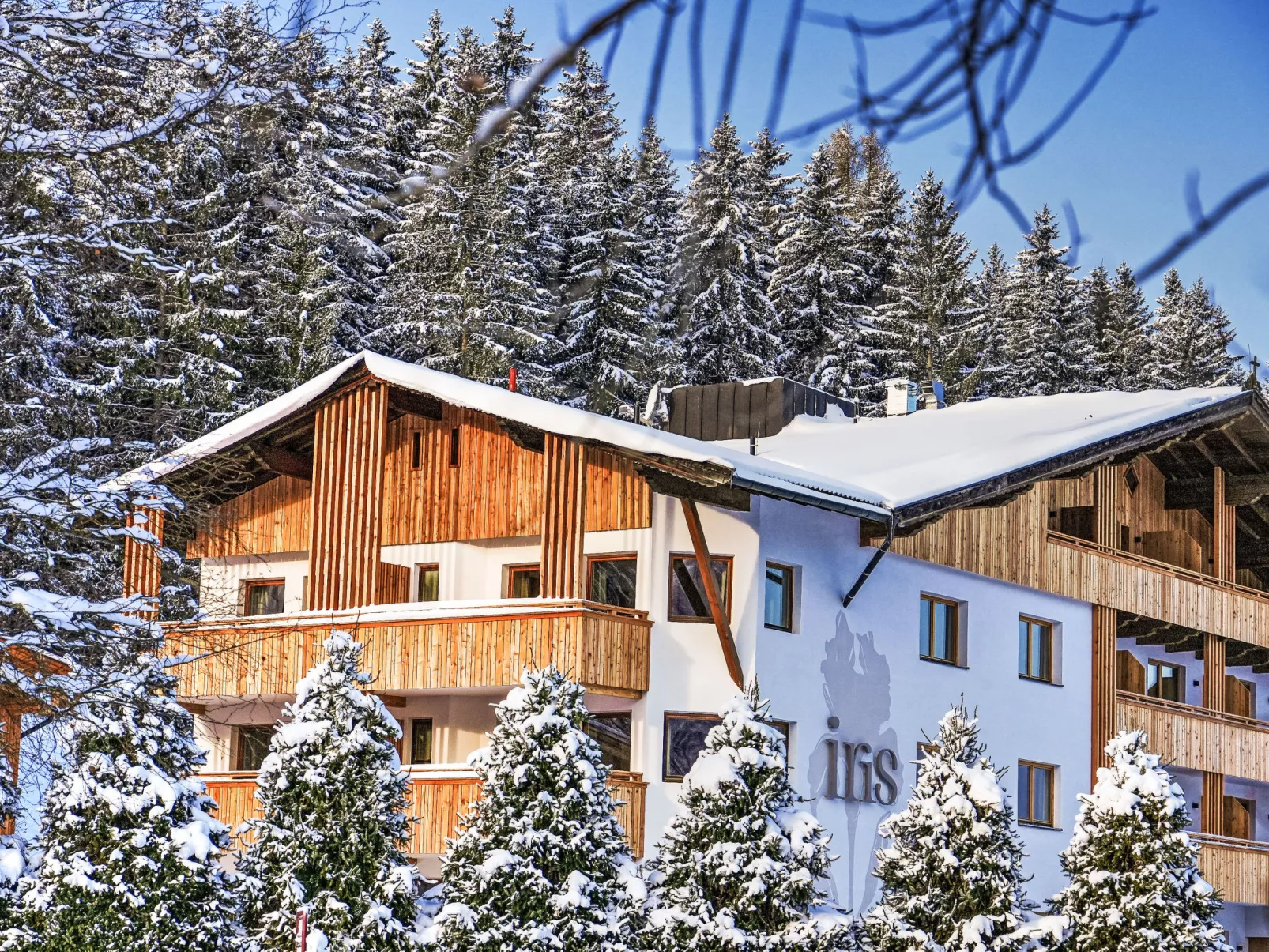 Aparthotel Iris-Buiten