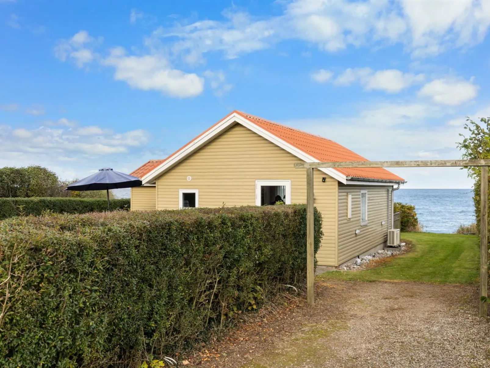 "Astrath" - 10m from the sea-Buiten