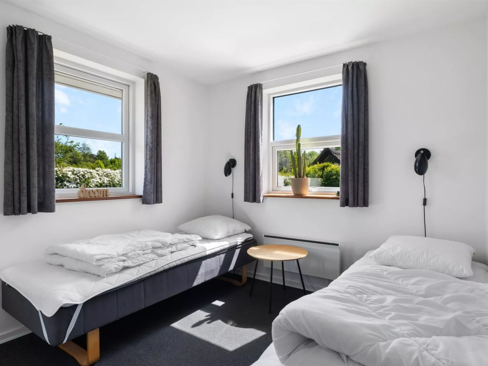 "Merrit" - 280m from the sea-Binnen