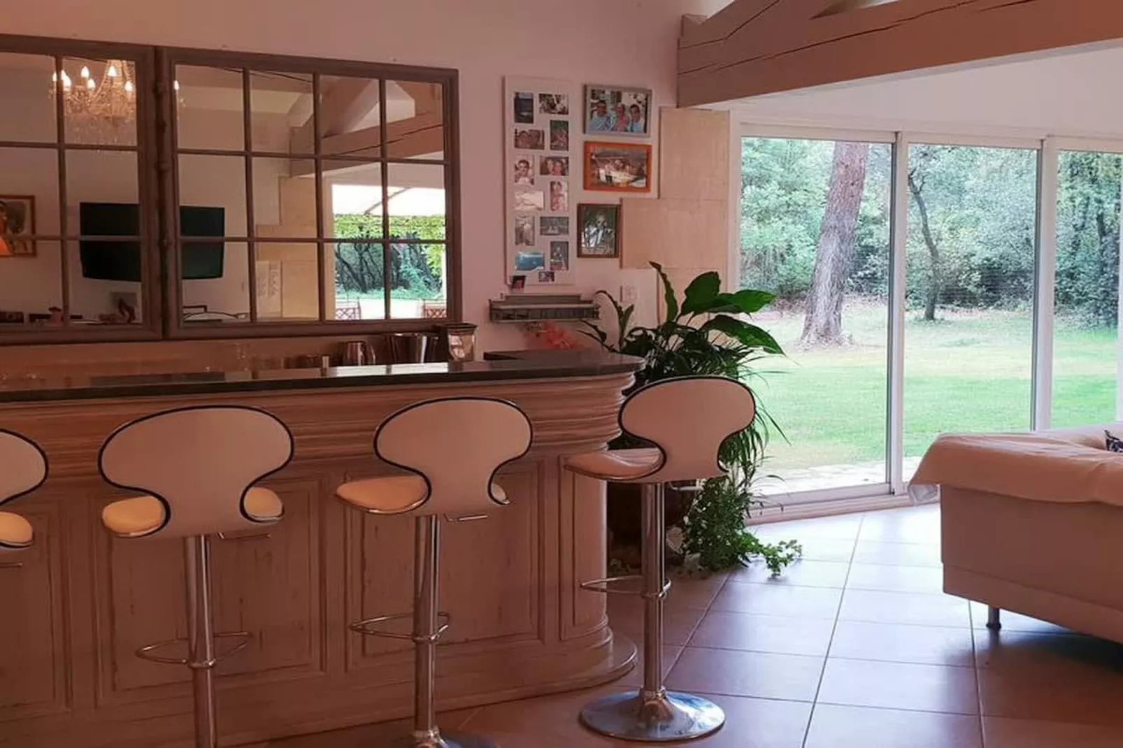 Villa cadre idyllique et reposant avec piscine-Eetkamer