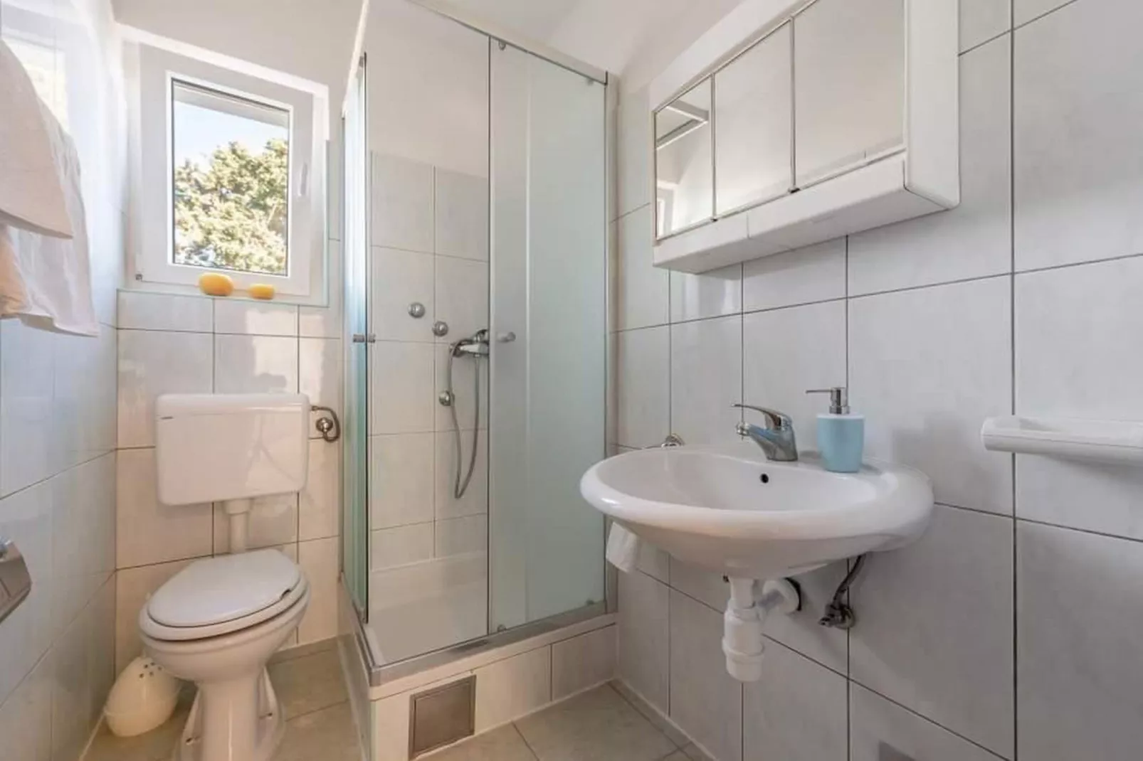 Apartments Anamarija - One Bedroom Apartment with Balcony (A2+2) 9 - Badkamer