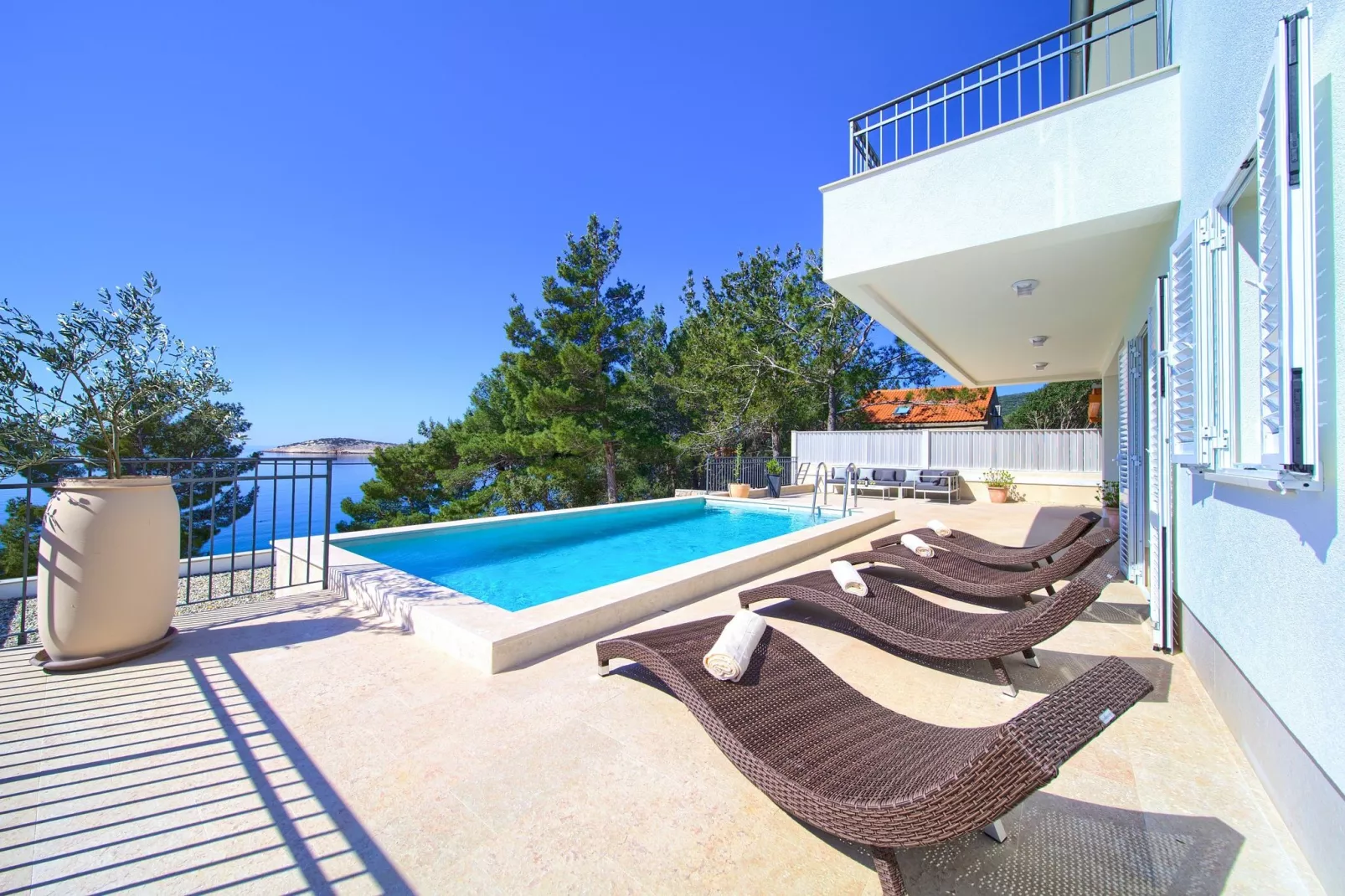 poolofhouse