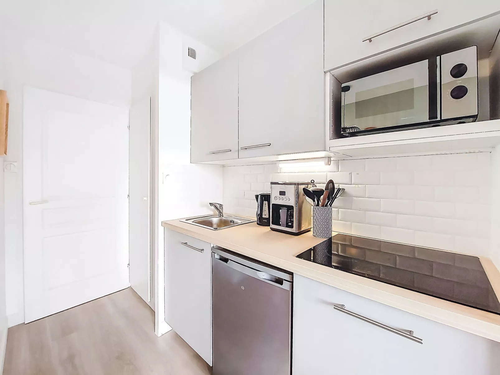 Garden and Sea- Appt T2 moderne, vue mer - Binnen