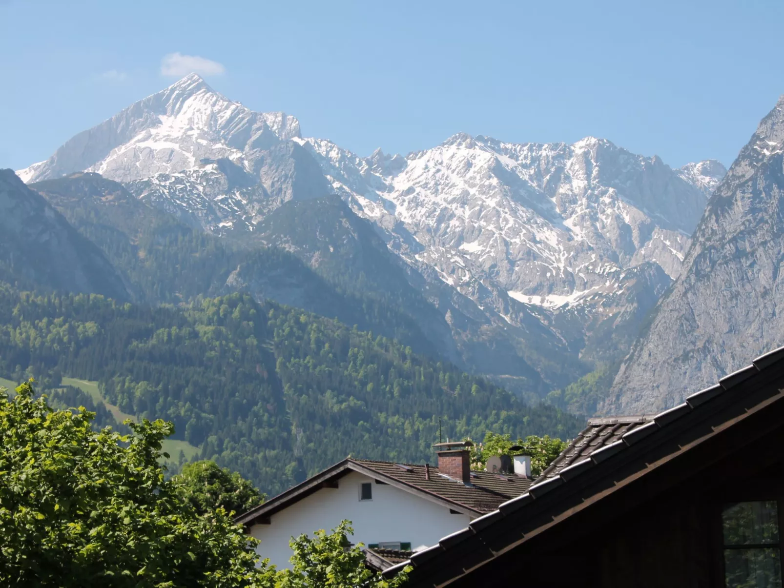 Tolles Ferienhaus in Garmisch-Partenkirchen mit Sonniger Terrasse - Image-tags.info