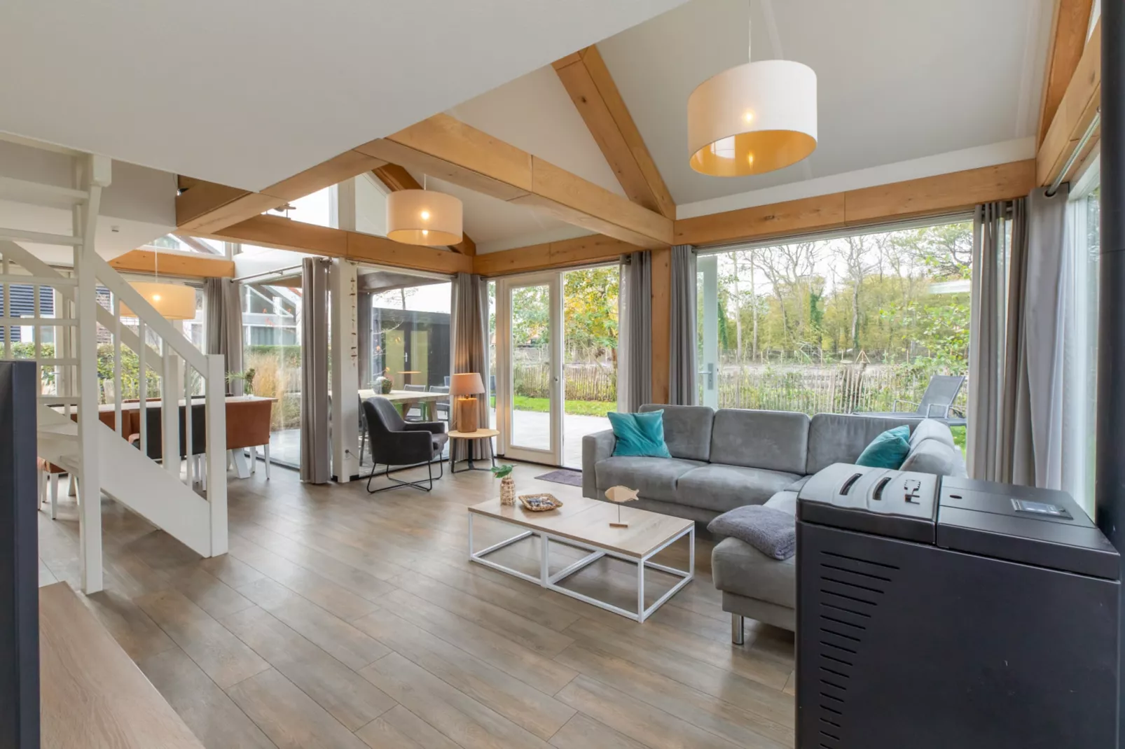 Zonnedorp 21  Beach Villa Joya Renesse | Luxury Beach Villa with Sauna - Woonkamer