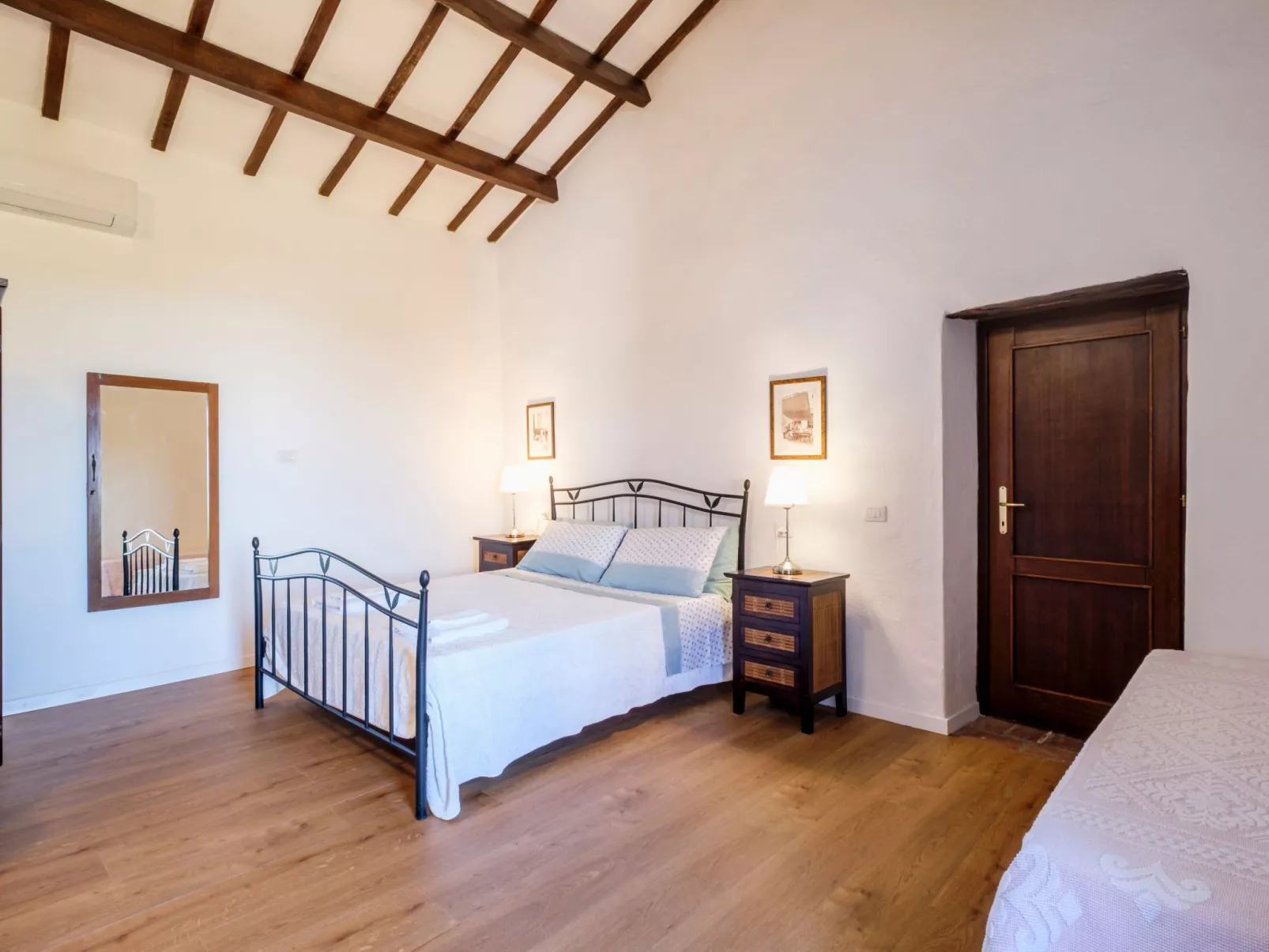 Altes gallurisches Bauernhaus mit Blick auf Olbia - Binnen