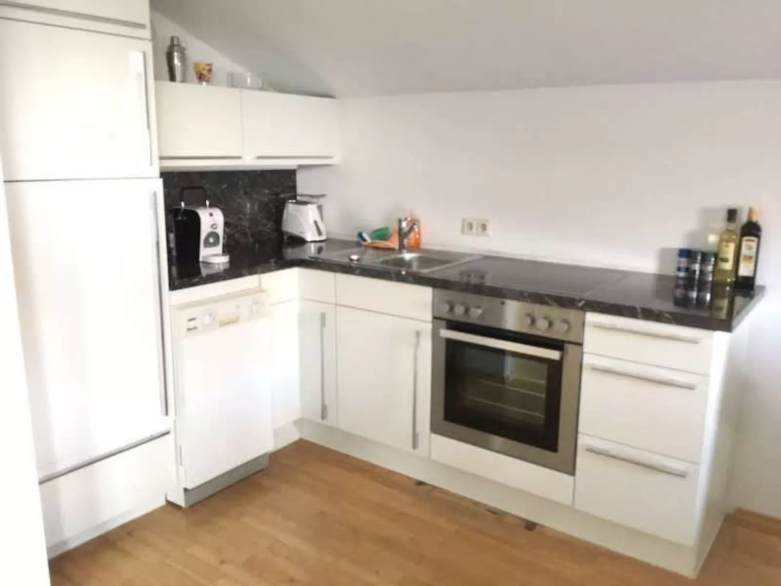 Dachwohnung mit Balkon und Seeblick - Image-tags.info