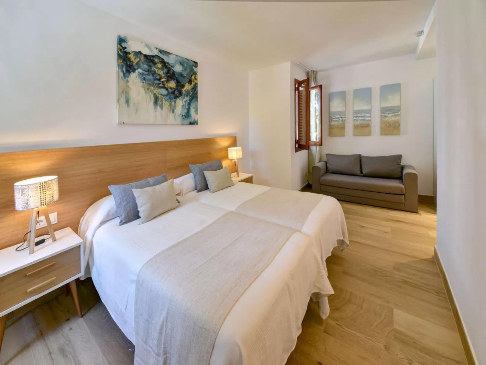 Neu renoviertes, modernes Apartment für 4 Personen, direkt an der Cala Ferrera - Binnen
