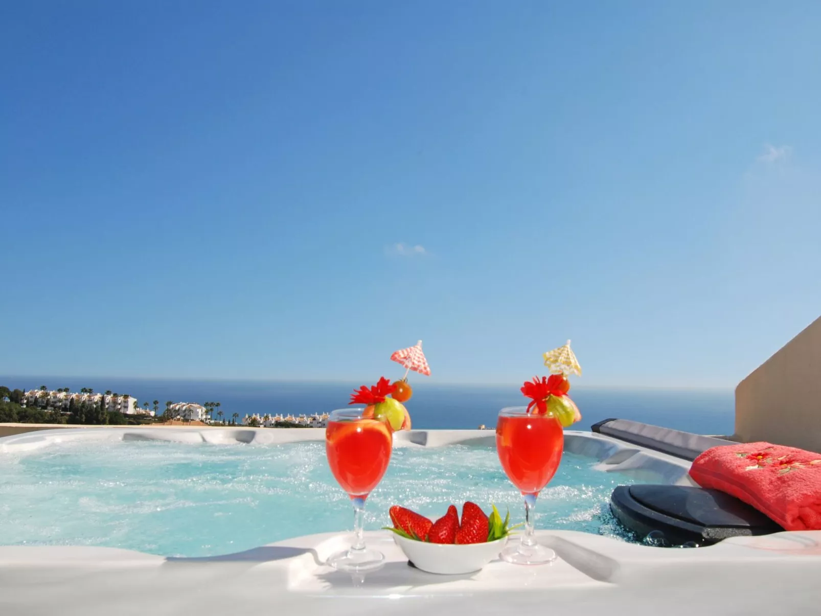 Penthouse, Jacuzzi, Meerblick, BBQ,wifi, AC - Buiten