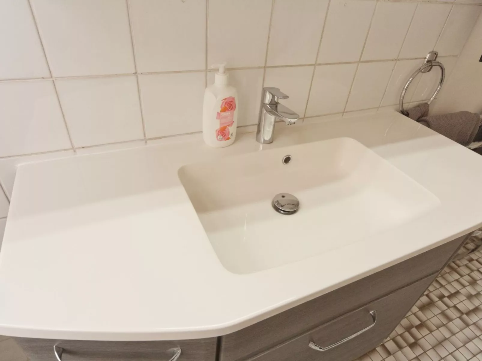 Große Ferienwohnung in Fünfhaus mit Garten - Image-tags.info