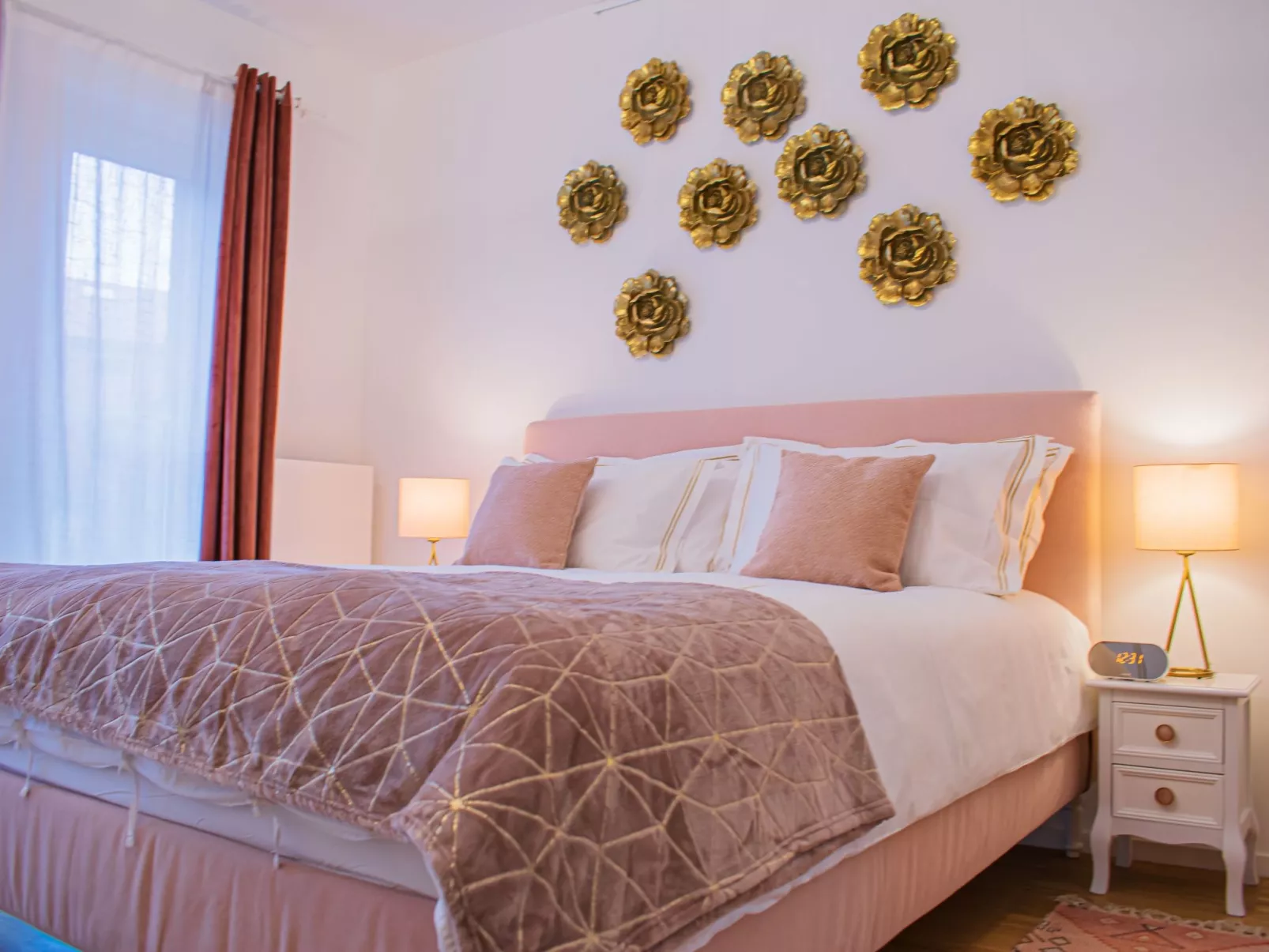 "Chic City Escape 2B" - Image-tags.info