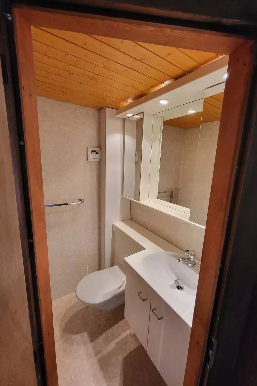 Chalet Lilo Big view - Image-tags.info