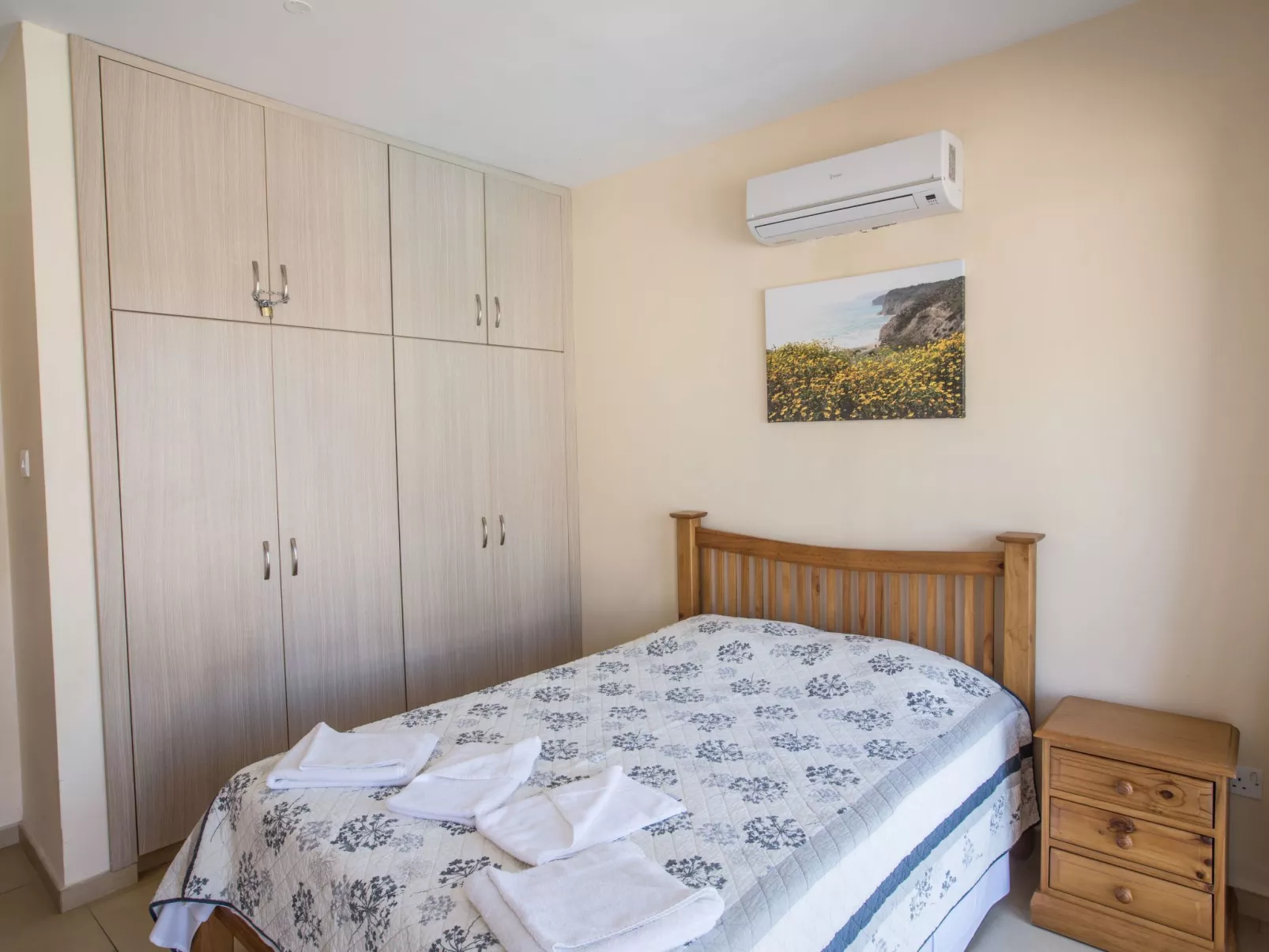 Geräumige Wohnung mit Gemeinschaftspool - Image-tags.info