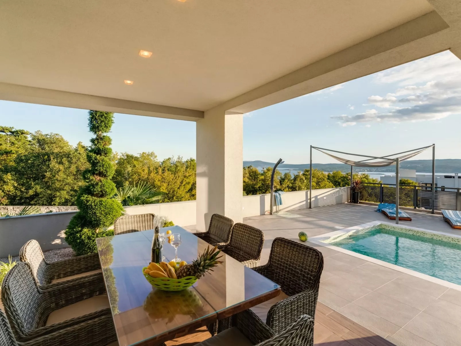 Villa "View" mit Blick auf das Wasser - Image-tags.info