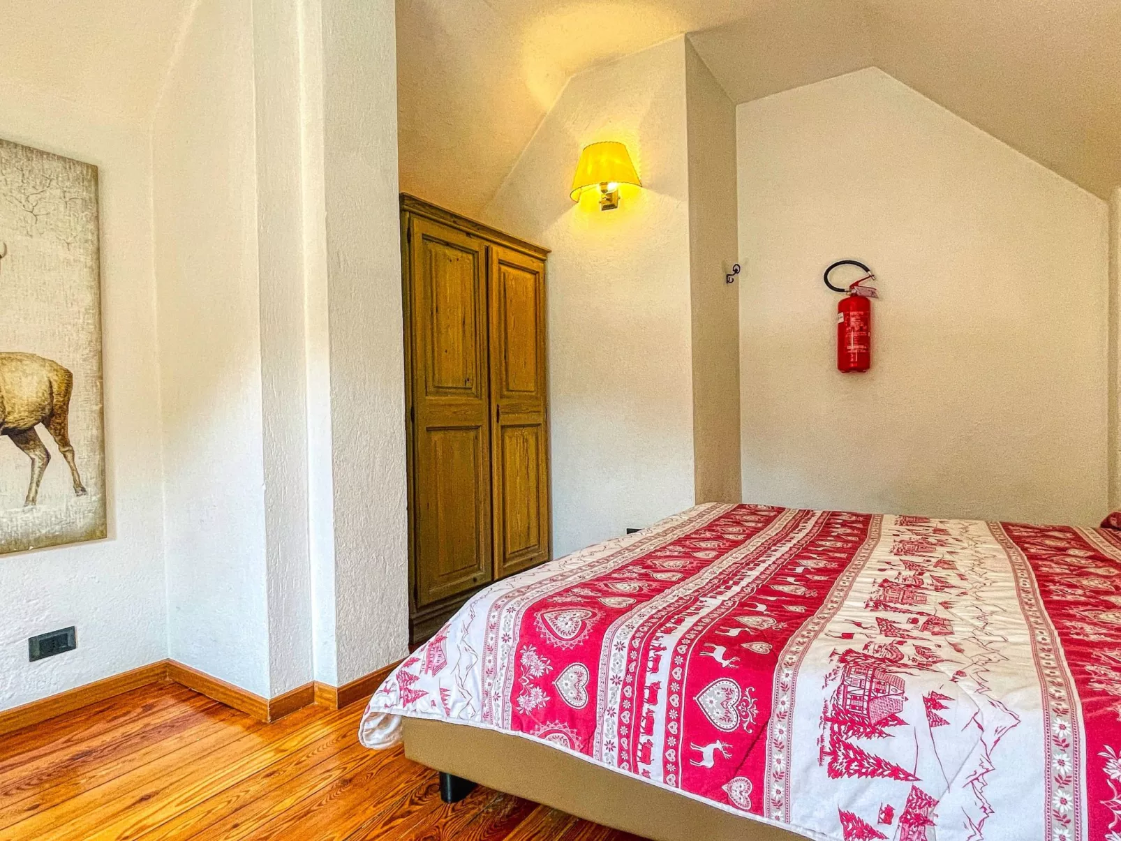 Drei-Zimmer-Dachgeschosswohnung 6 p.l. Villa Frejus - Image-tags.info