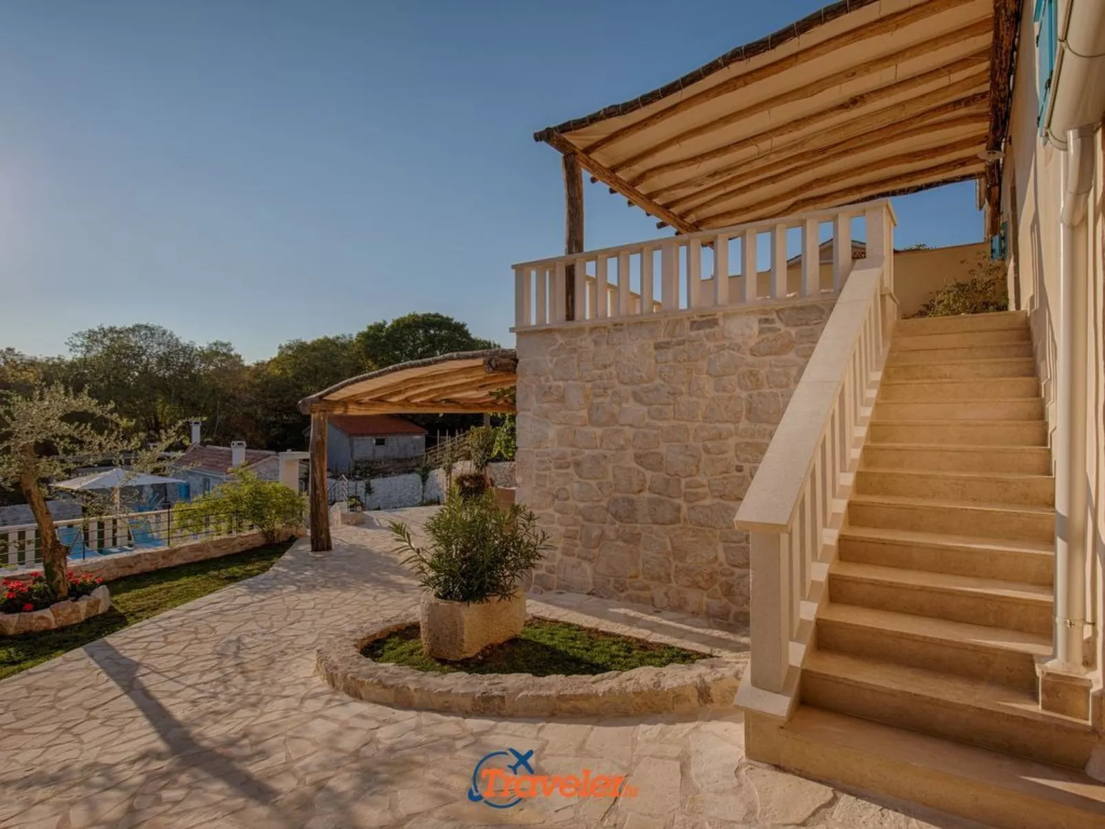 Schöne Steinvilla mit beheiztem Pool und Sauna - Image-tags.info