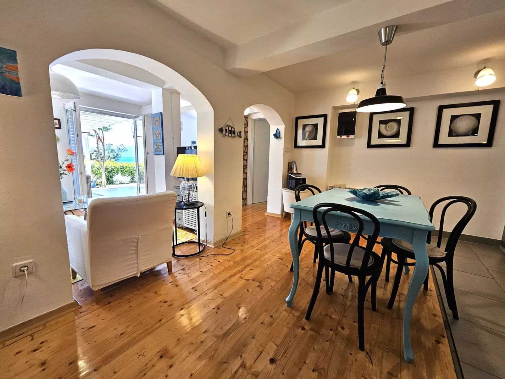 Barbara mit wünderschöne Terrasse - Image-tags.info